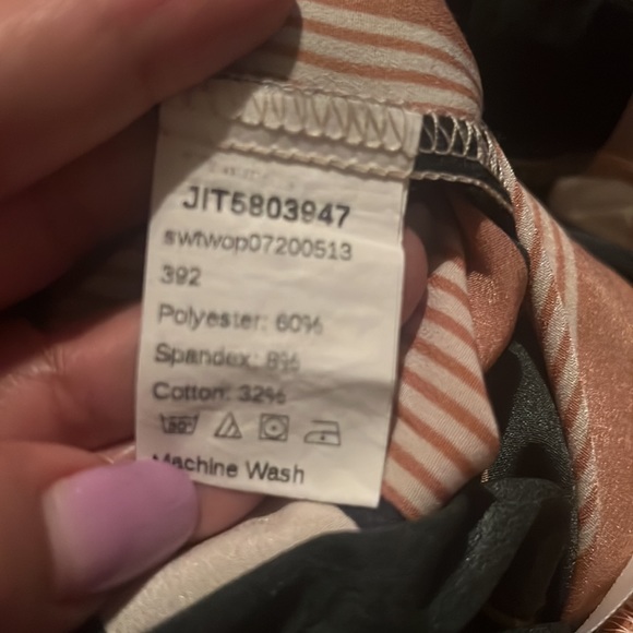 SHEIN Plus Lettuce-Edge Crop Top & Striped Paperbag Shorts Set size 2X (16) - Picture 6 of 6